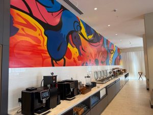 Художественная роспись стены в ресторане отеля IBIS Tashkent Index от AESTHETIC PRO